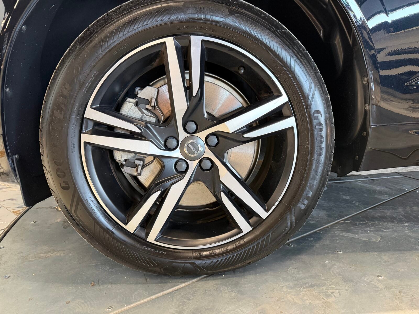 VOLVO XC60 2.0 T8 AWD Recharge RDesign Exp Auto