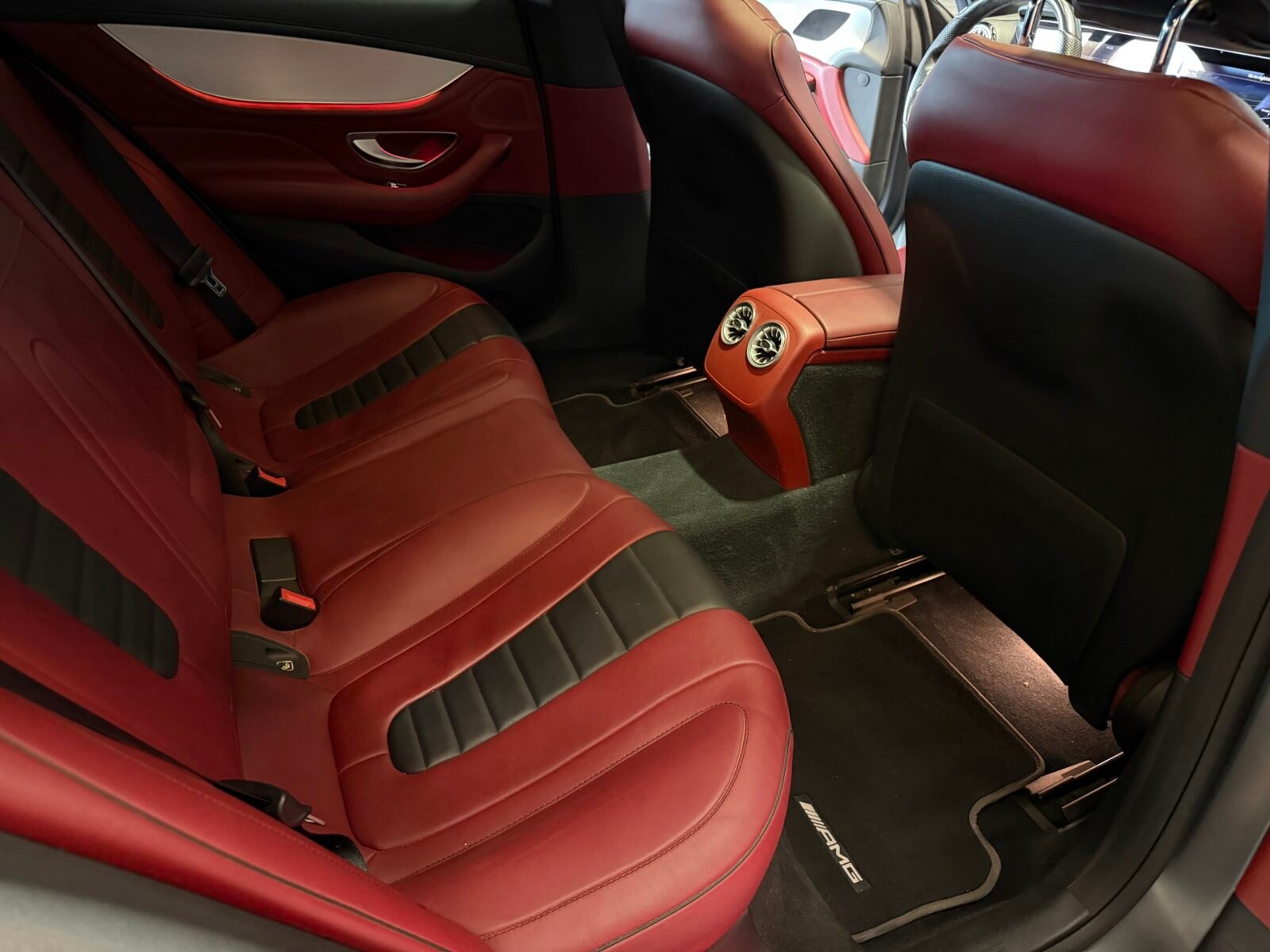 MERCEDES-BENZ  CLS 300d 4MATIC AMG FULL 265CV