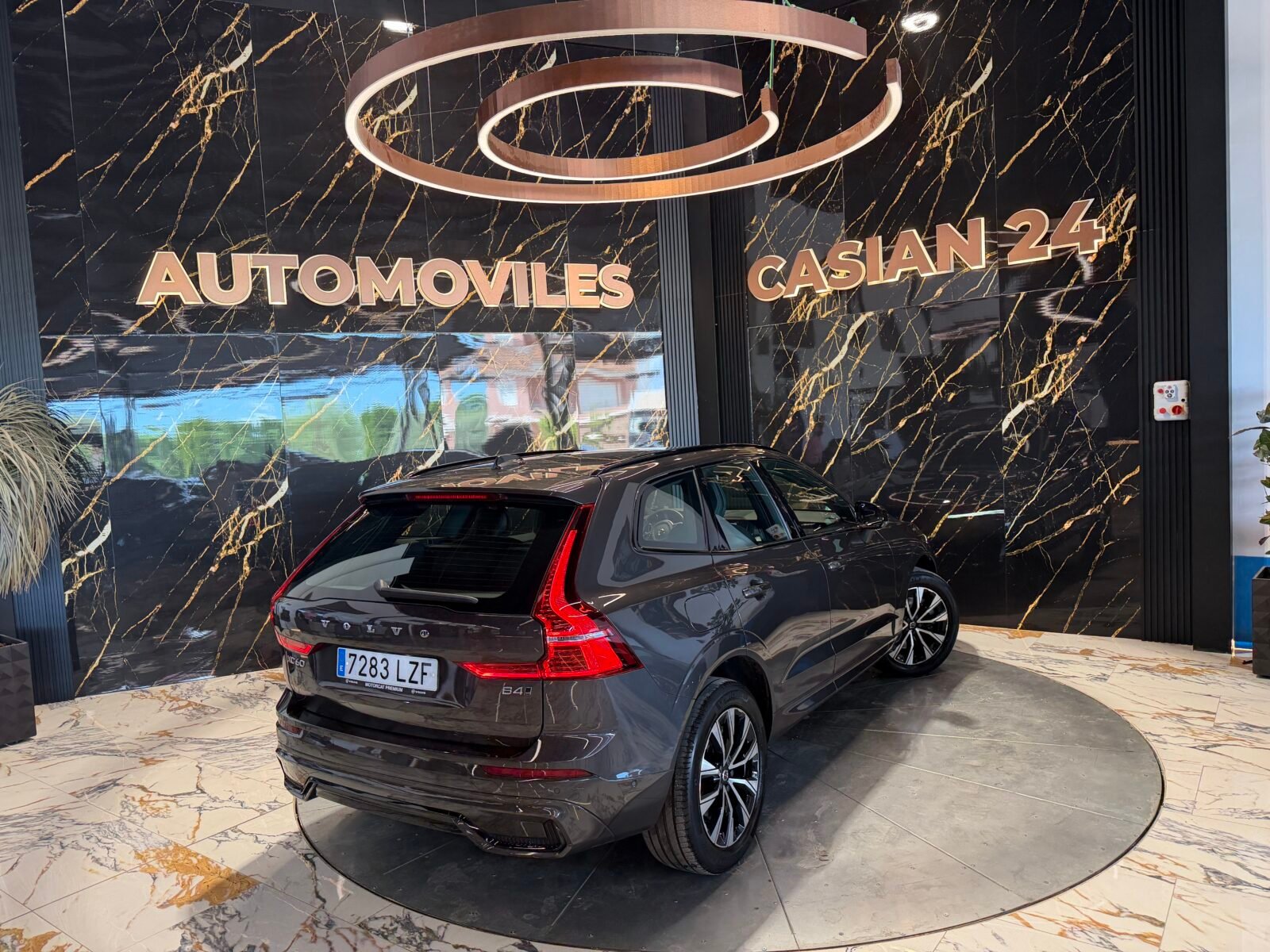 VOLVO XC60 2.0 B4 D AWD Ultimate Dark Auto   