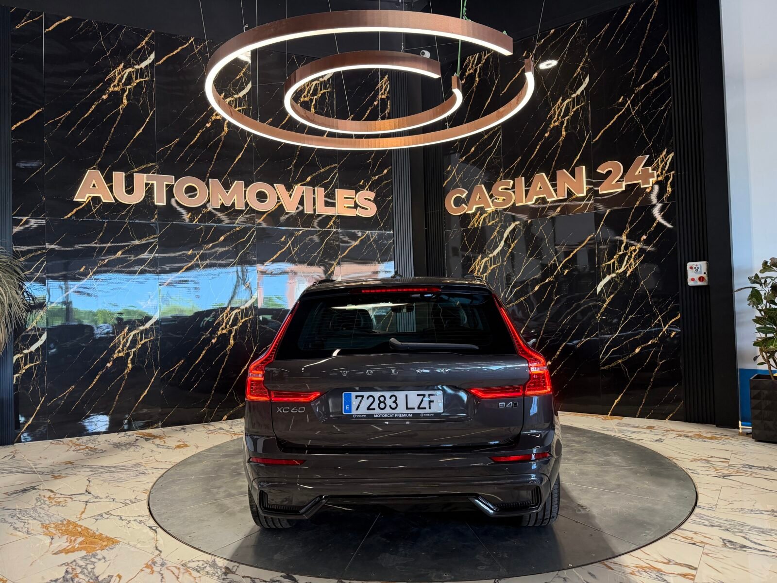 VOLVO XC60 2.0 B4 D AWD Ultimate Dark Auto   