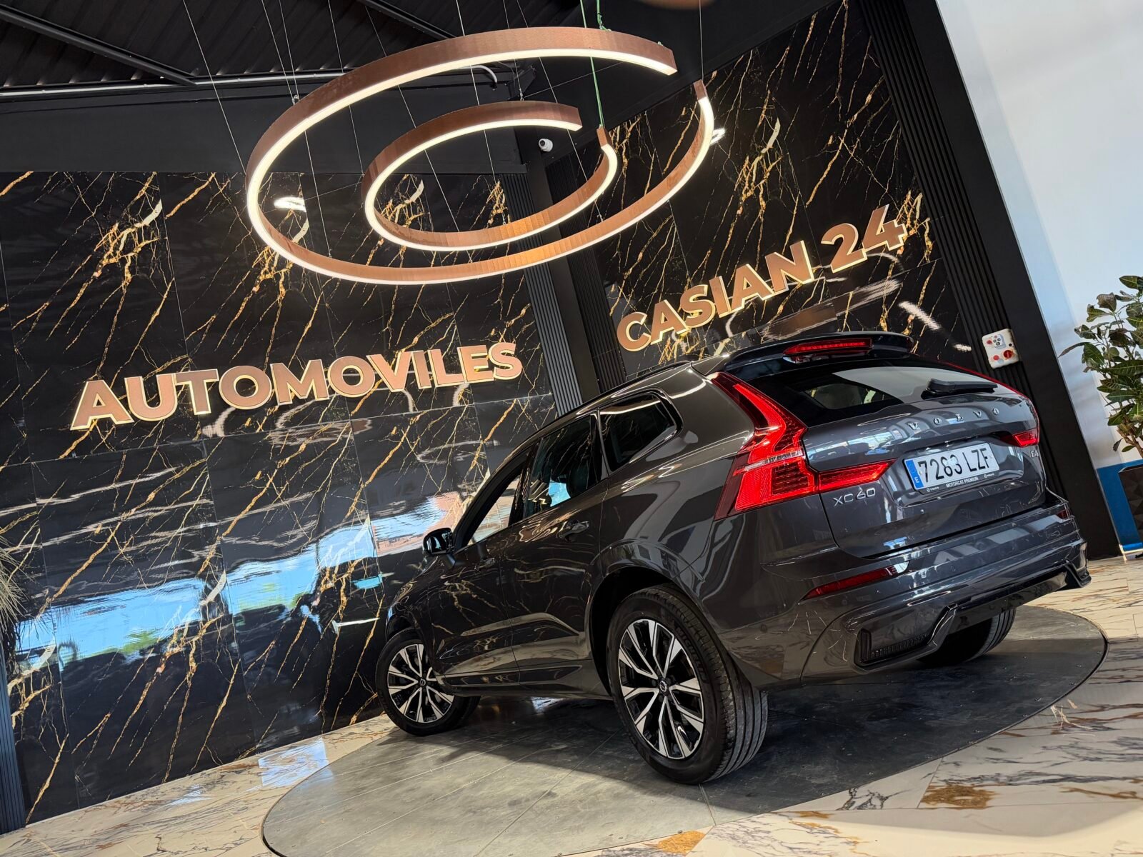 VOLVO XC60 2.0 B4 D AWD Ultimate Dark Auto   