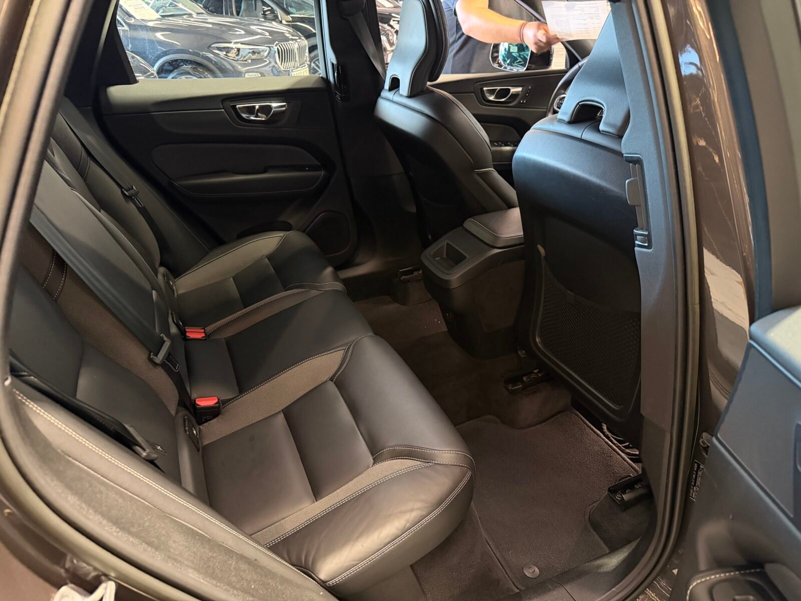 VOLVO XC60 2.0 B4 D AWD Ultimate Dark Auto   