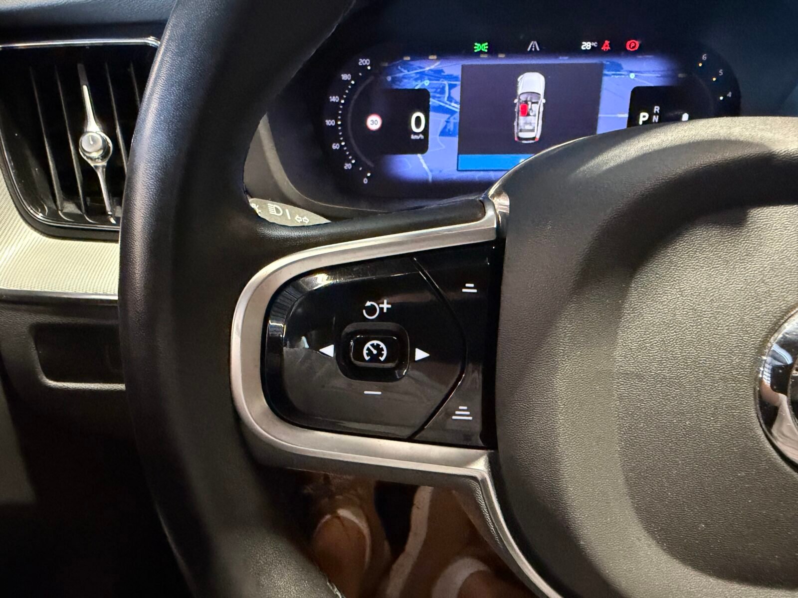 VOLVO XC60 2.0 B4 D AWD Ultimate Dark Auto   