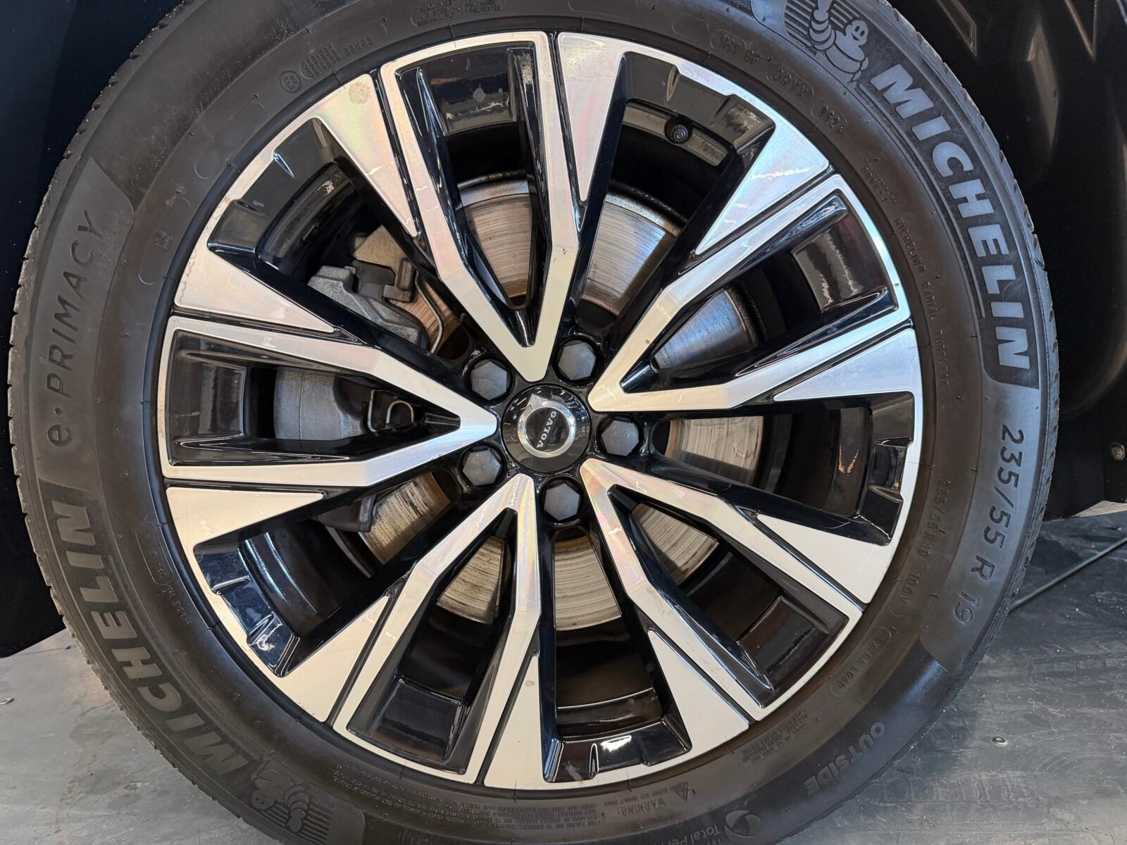 VOLVO XC60 2.0 B4 D AWD Ultimate Dark Auto   