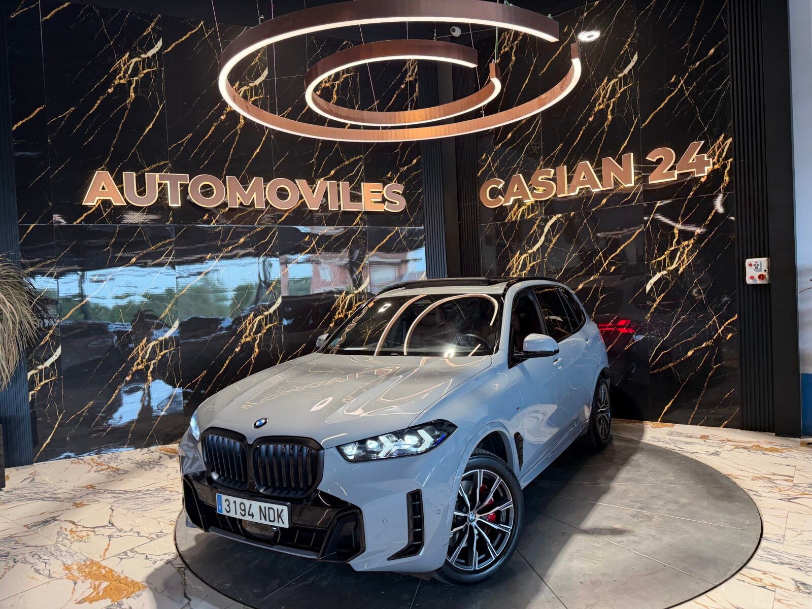 BMW X5 xDrive30d 300Cv M Paket full Motor 6CIlindros en Linea Motor irrompible