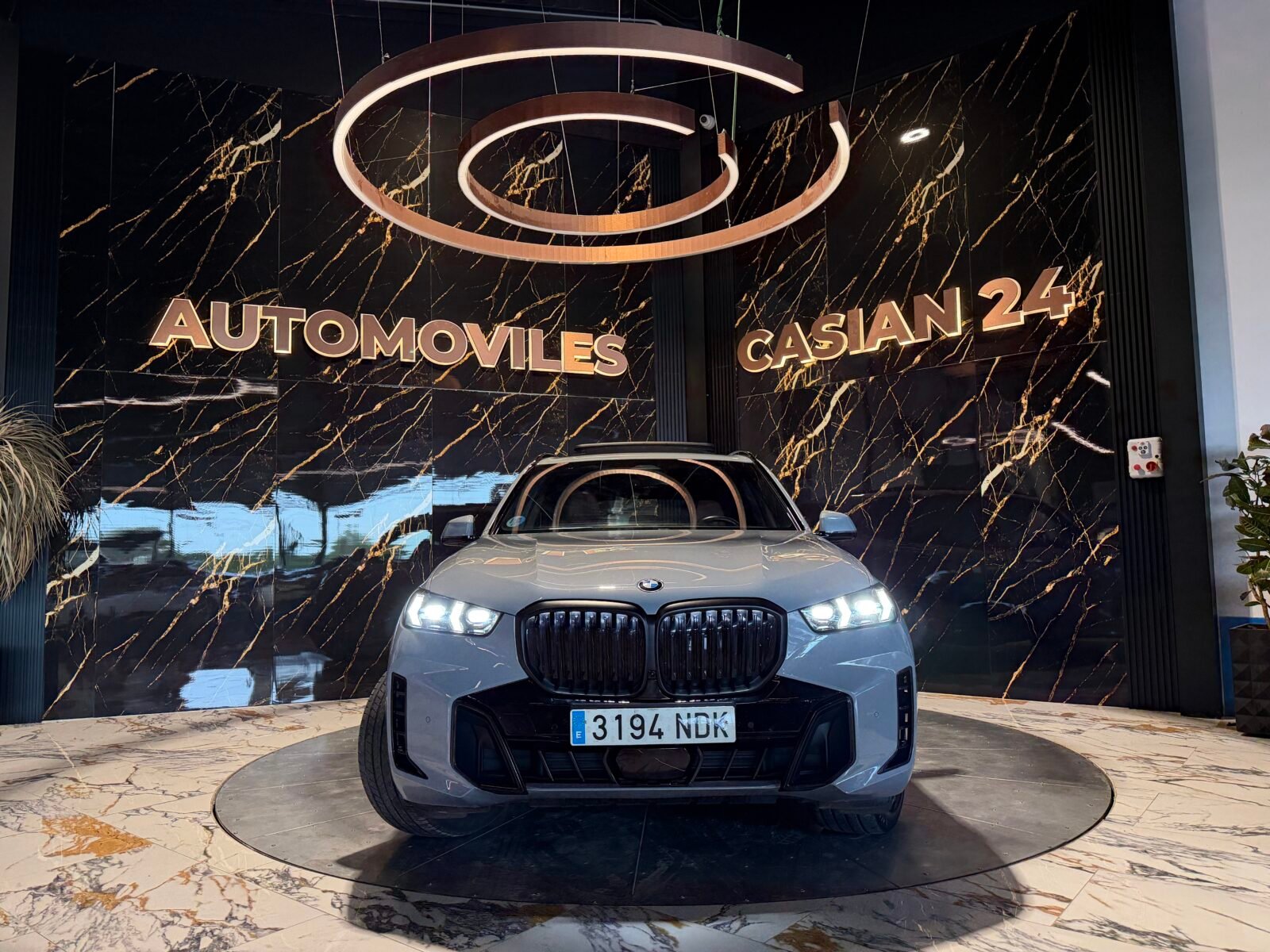 BMW X5 xDrive30d 300Cv M Paket full Motor 6CIlindros en Linea Motor irrompible
