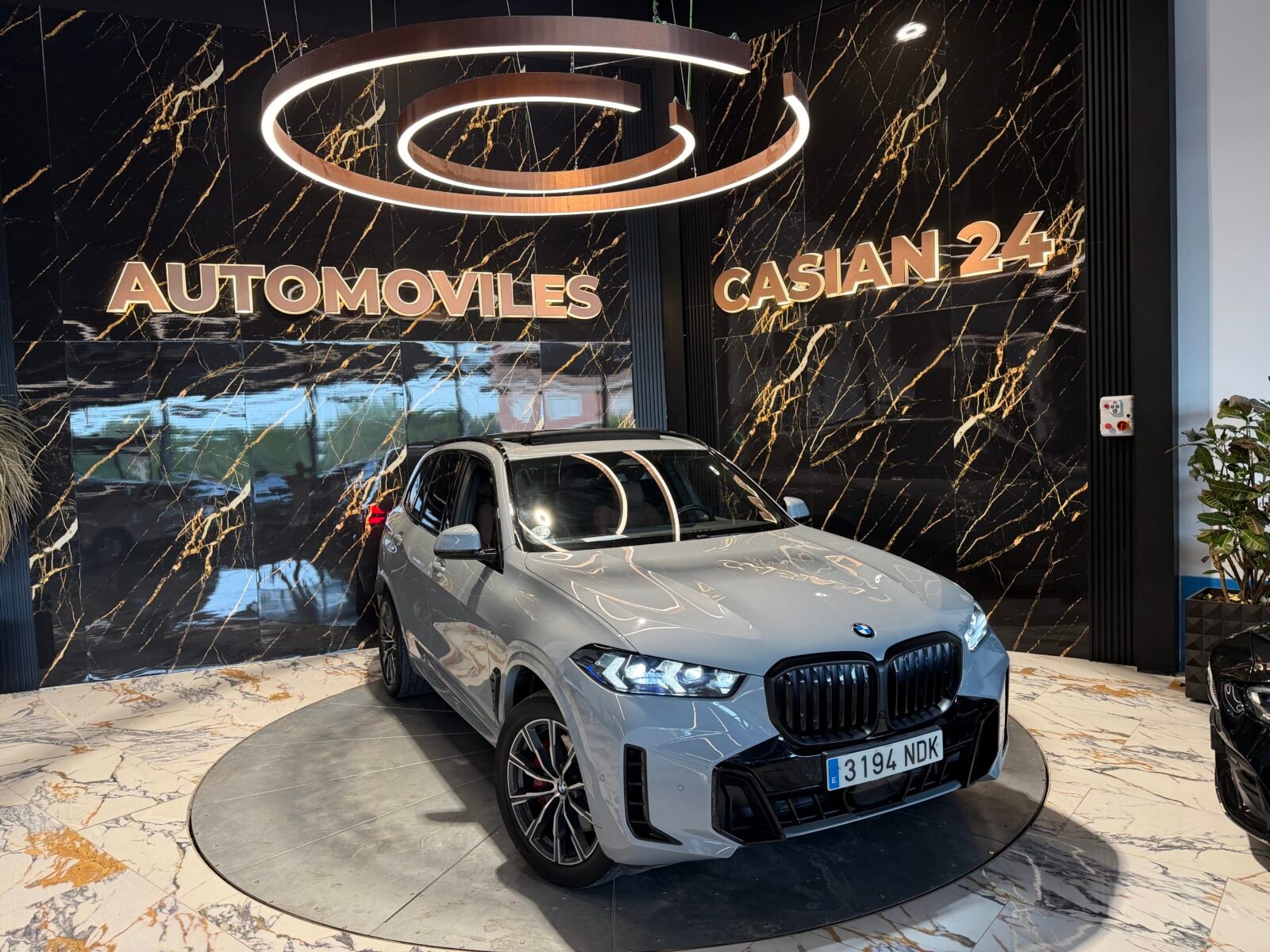 BMW X5 xDrive30d 300Cv M Paket full Motor 6CIlindros en Linea Motor irrompible