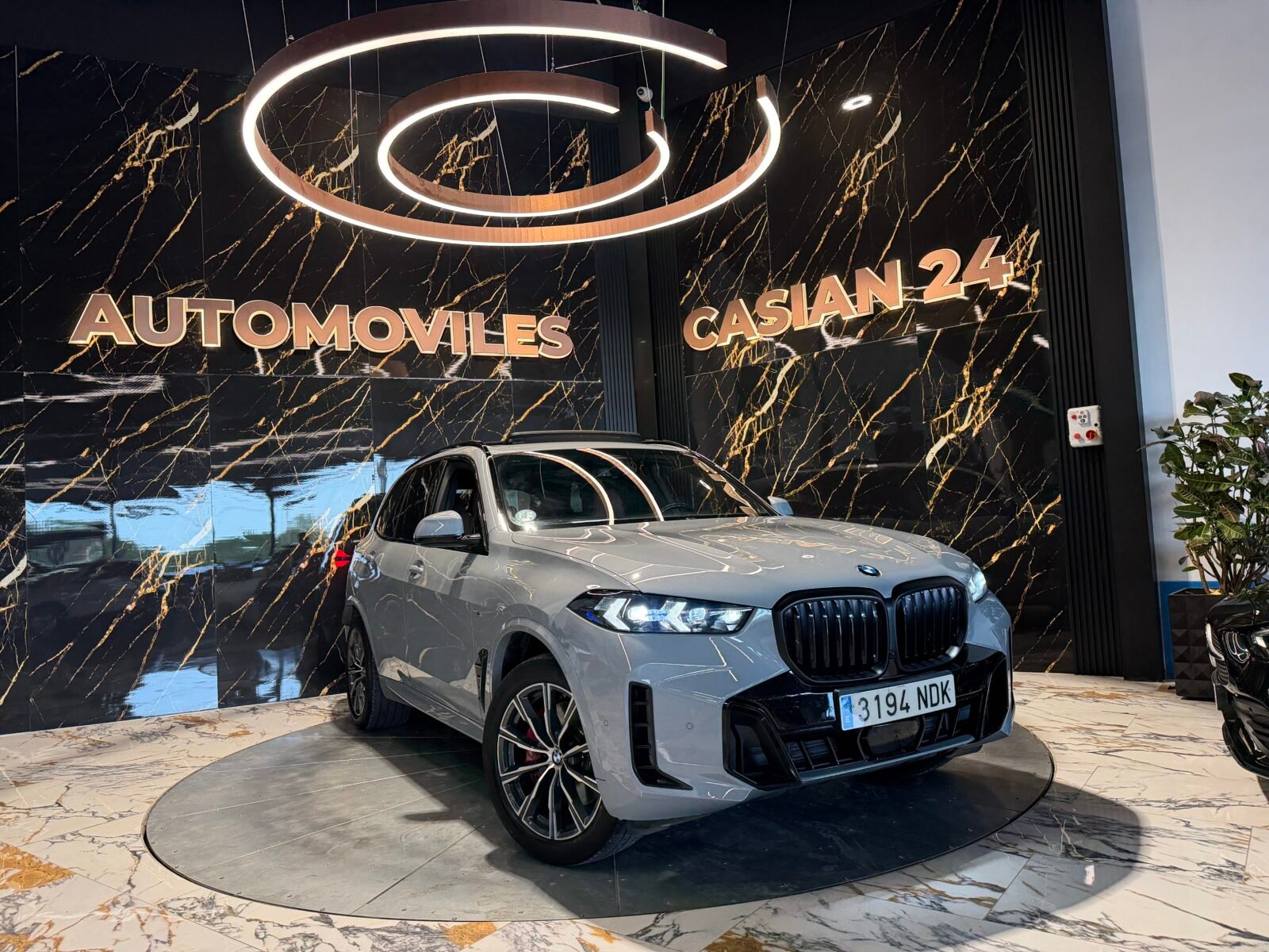 BMW X5 xDrive30d 300Cv M Paket full Motor 6CIlindros en Linea Motor irrompible
