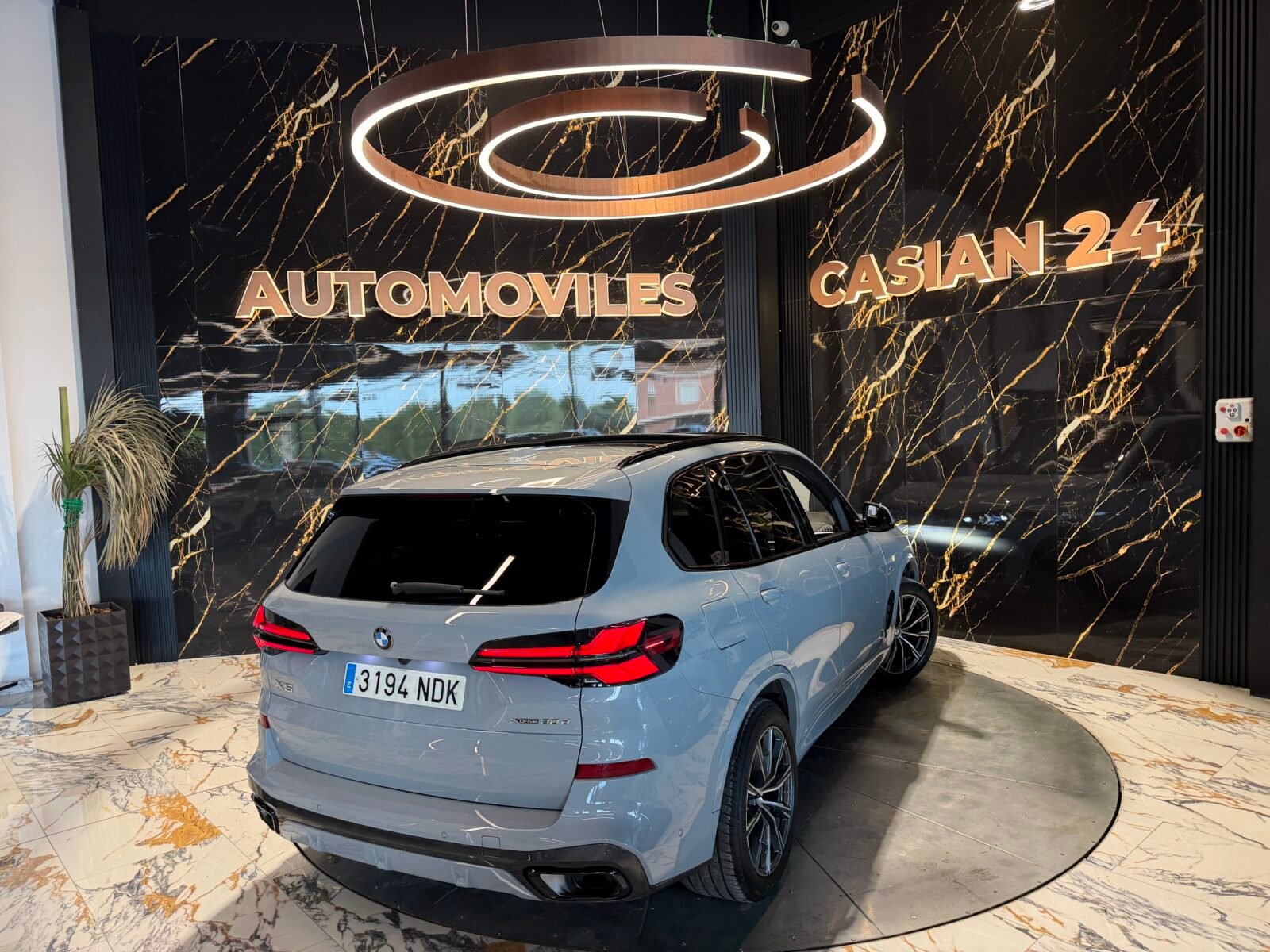 BMW X5 xDrive30d 300Cv M Paket full Motor 6CIlindros en Linea Motor irrompible