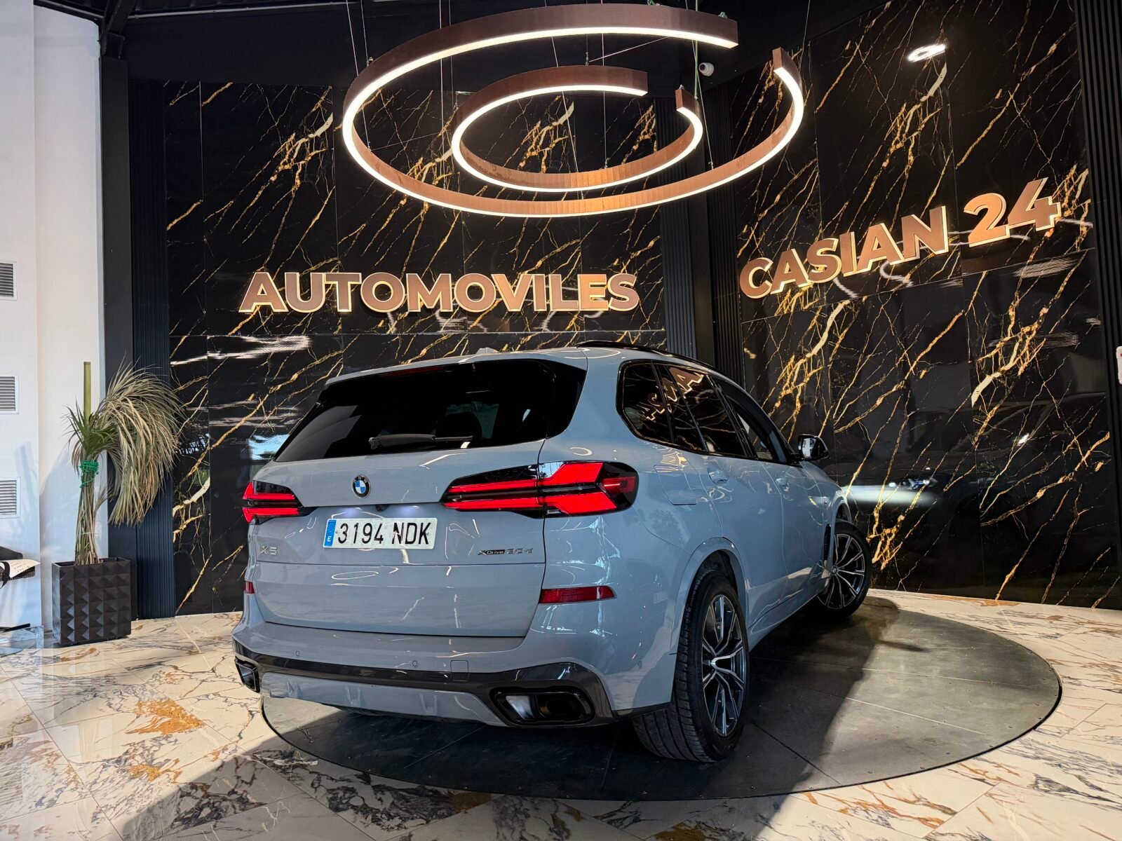 BMW X5 xDrive30d 300Cv M Paket full Motor 6CIlindros en Linea Motor irrompible