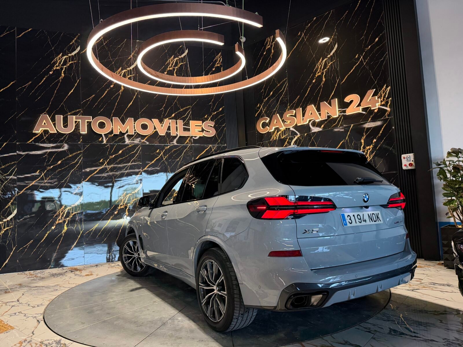 BMW X5 xDrive30d 300Cv M Paket full Motor 6CIlindros en Linea Motor irrompible