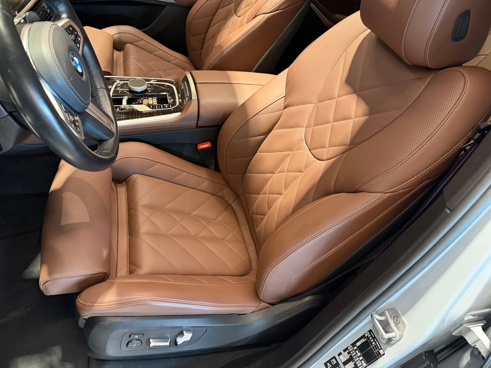 BMW X5 xDrive30d 300Cv M Paket full Motor 6CIlindros en Linea Motor irrompible