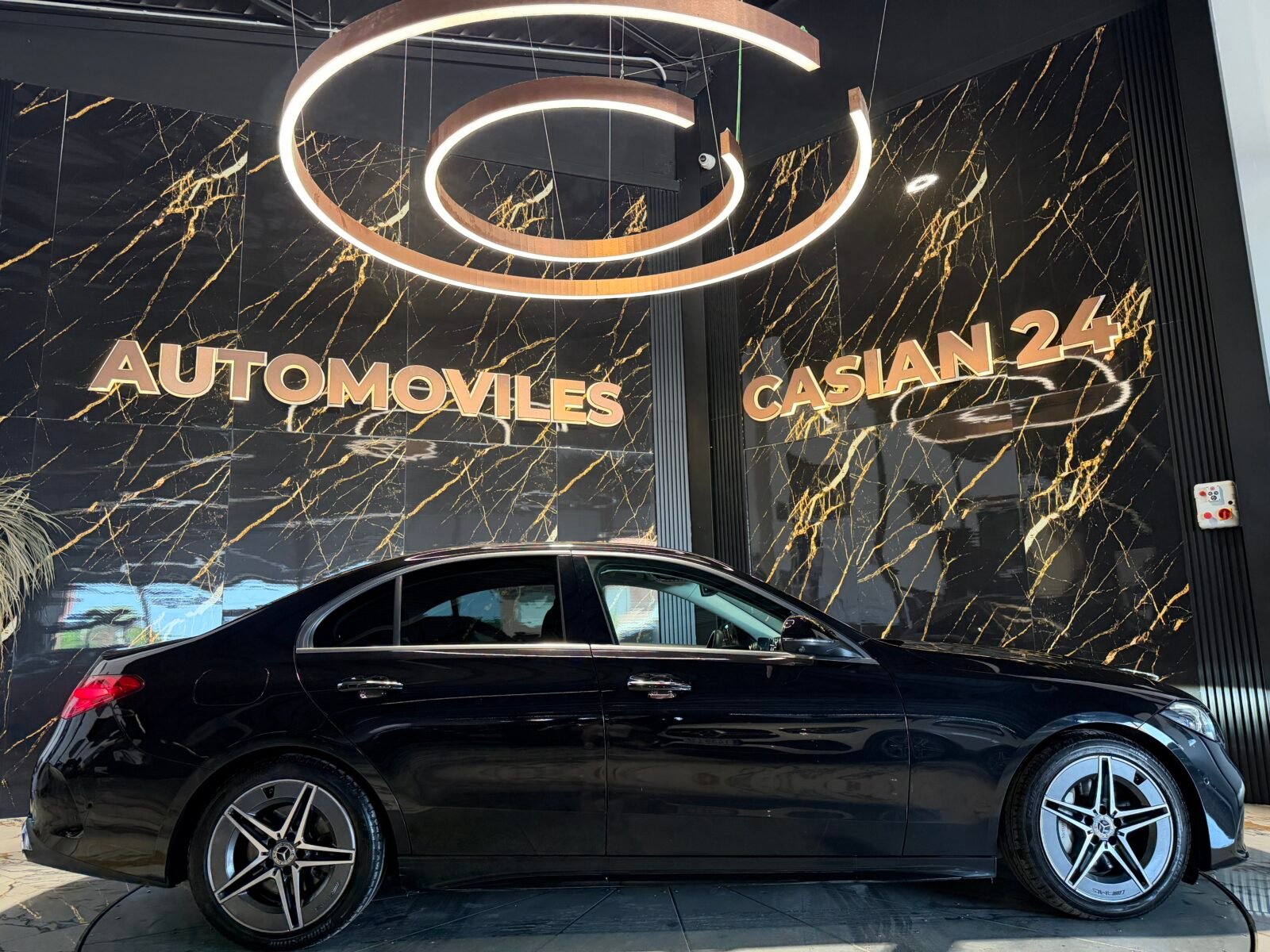 MERCEDES-BENZ Clase C 220d AMG 220CV ETIQUETA ECO FULL Motor MERCEDES CON CADENA IRROMPIBLE