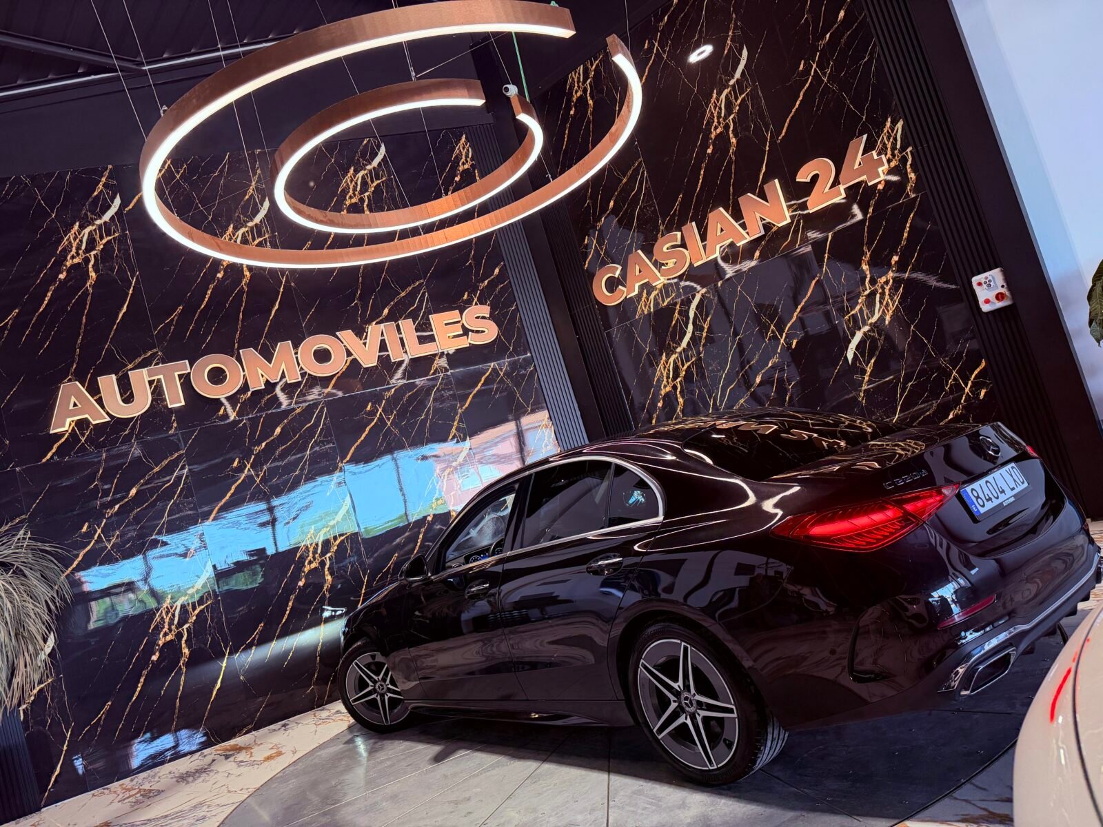 MERCEDES-BENZ Clase C 220d AMG 220CV ETIQUETA ECO FULL Motor MERCEDES CON CADENA IRROMPIBLE