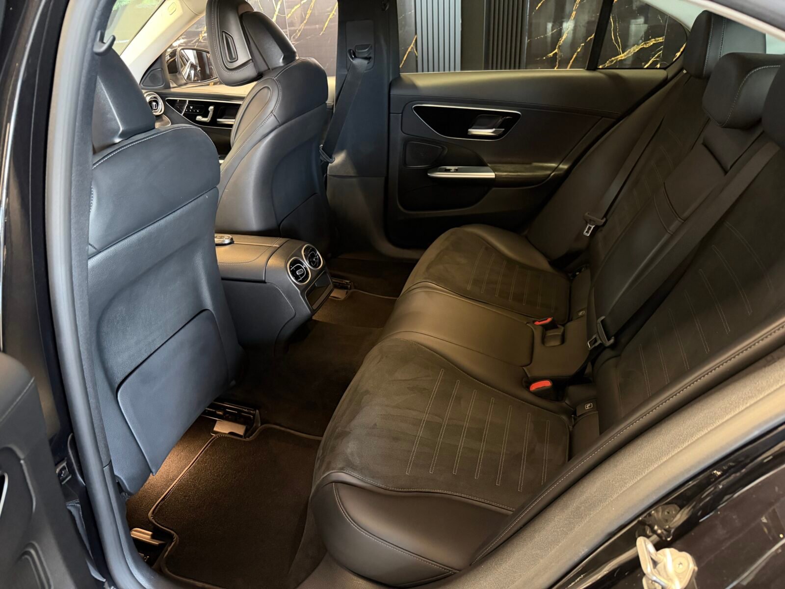 MERCEDES-BENZ Clase C 220d AMG 220CV ETIQUETA ECO FULL Motor MERCEDES CON CADENA IRROMPIBLE