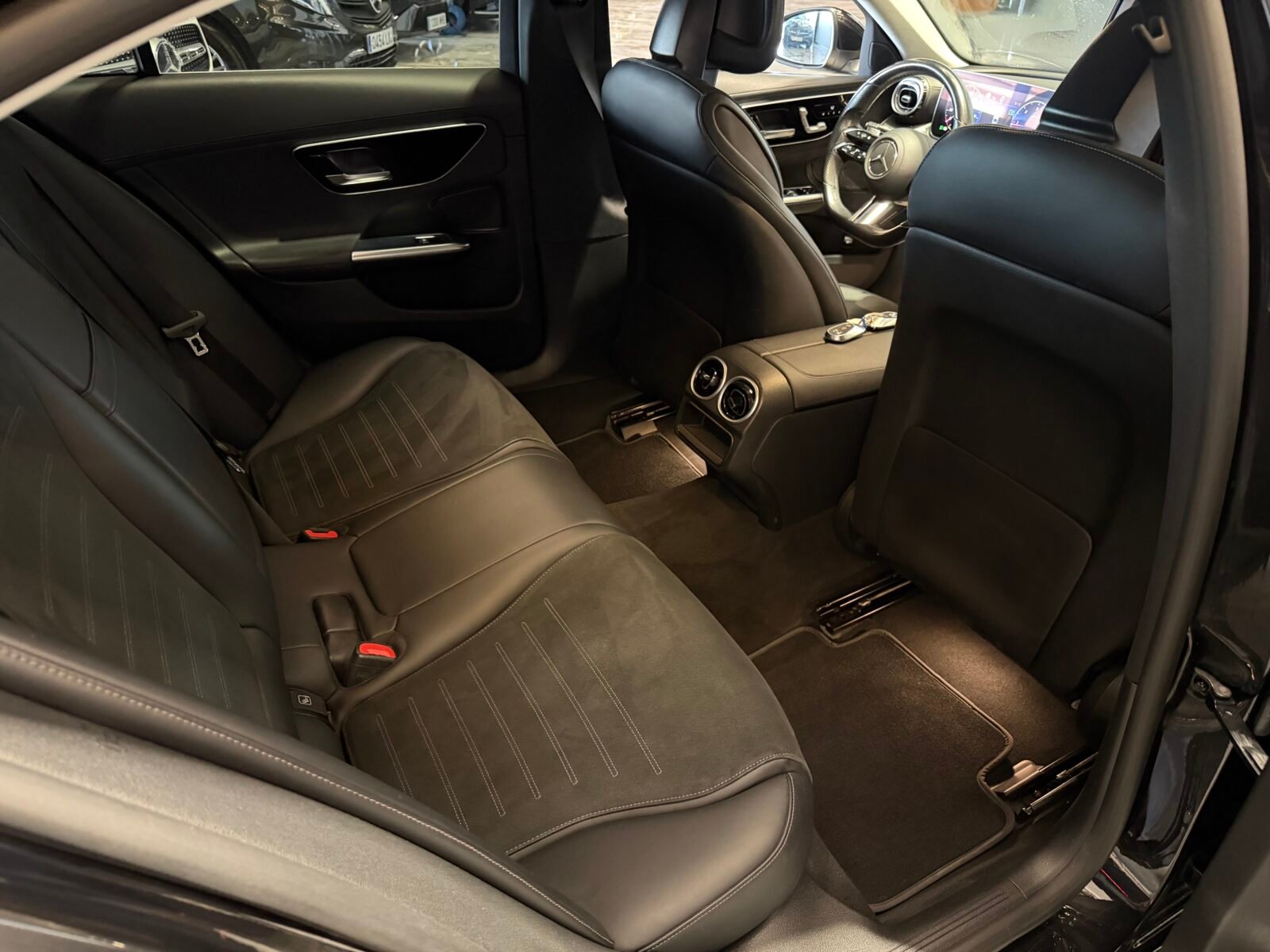 MERCEDES-BENZ Clase C 220d AMG 220CV ETIQUETA ECO FULL Motor MERCEDES CON CADENA IRROMPIBLE