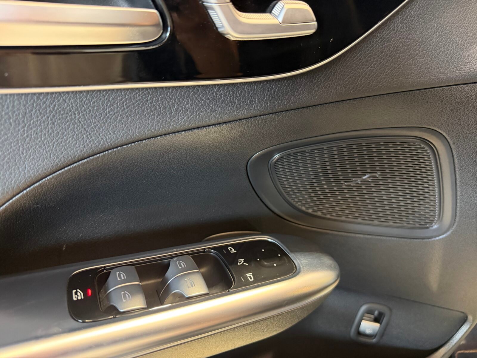 MERCEDES-BENZ Clase C 220d AMG 220CV ETIQUETA ECO FULL Motor MERCEDES CON CADENA IRROMPIBLE