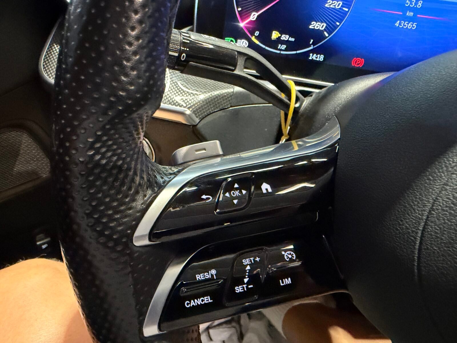 MERCEDES-BENZ Clase C 220d AMG 220CV ETIQUETA ECO FULL Motor MERCEDES CON CADENA IRROMPIBLE