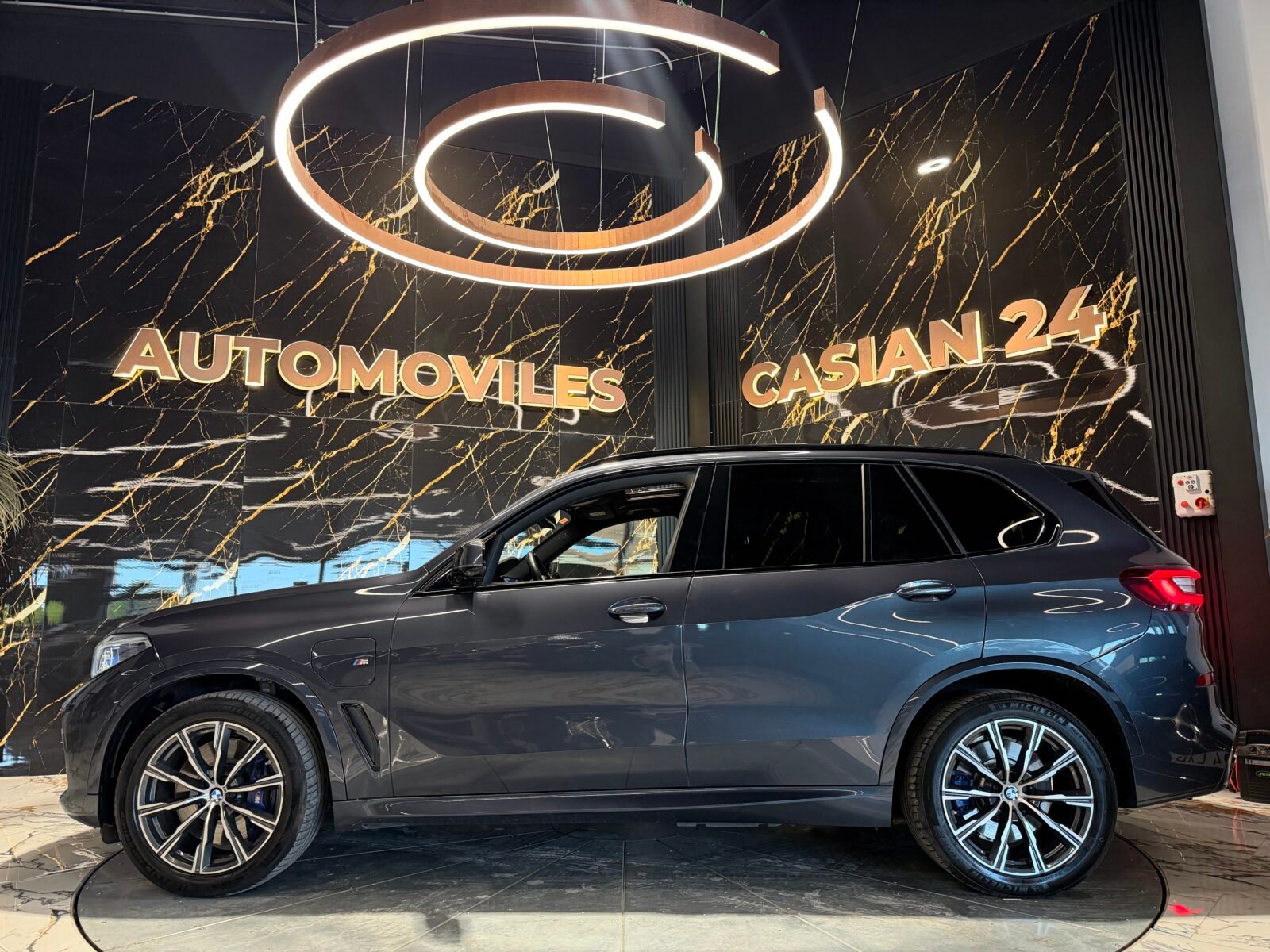 BMW X5 xDrive45e 392cv M Paket full impoluto