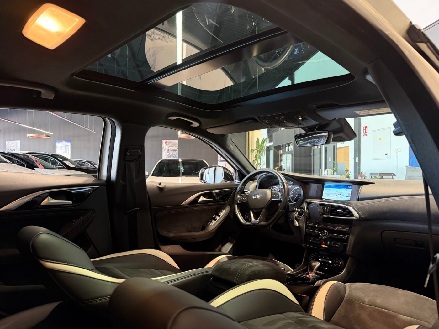 INFINITI  Q30S 2.2d 170cv Motor MERCEDES CON CADENA IRROMPIBLE Sport Edition