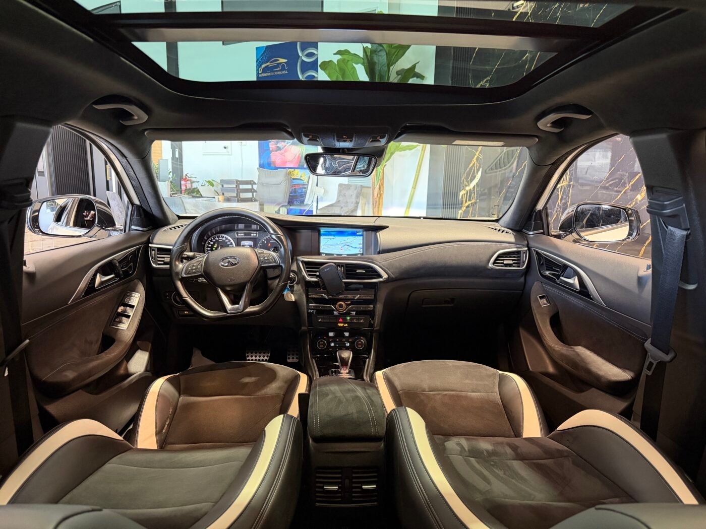 INFINITI  Q30S 2.2d 170cv Motor MERCEDES CON CADENA IRROMPIBLE Sport Edition