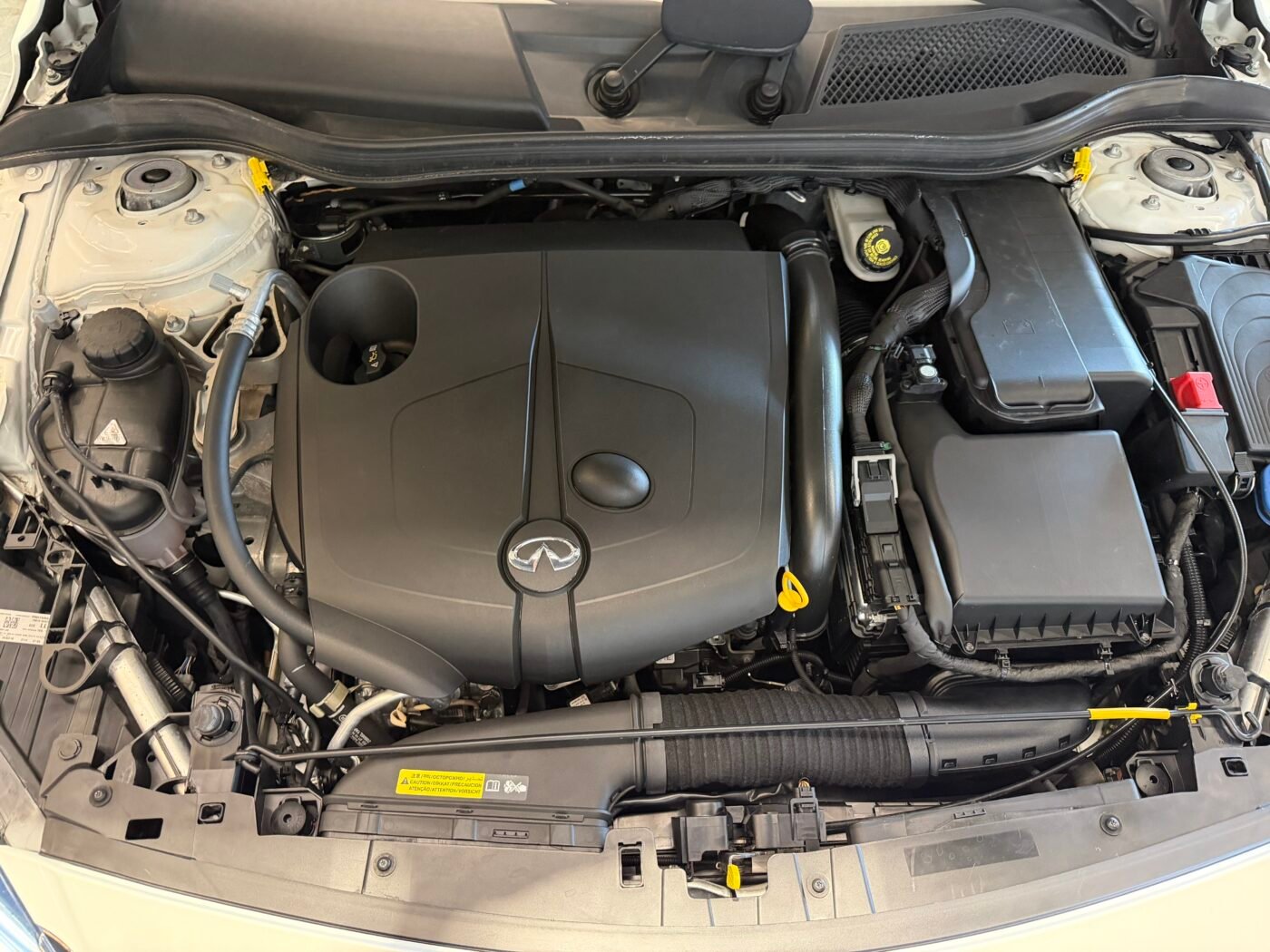 INFINITI  Q30S 2.2d 170cv Motor MERCEDES CON CADENA IRROMPIBLE Sport Edition