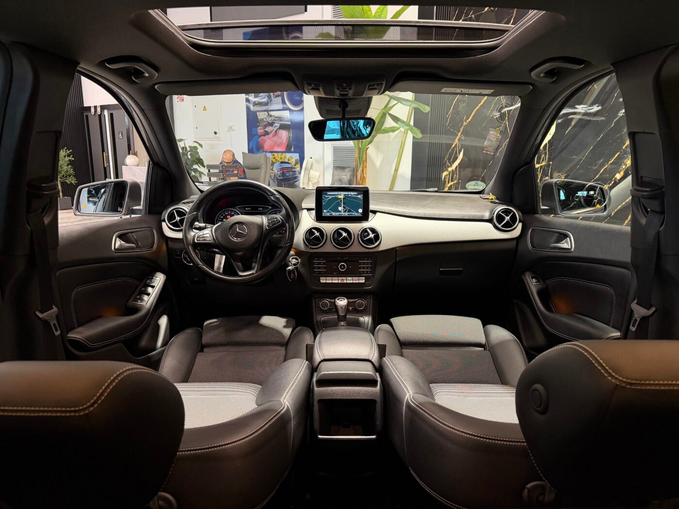 MERCEDES-BENZ Clase B 180d Sport Urban PANORAMA 