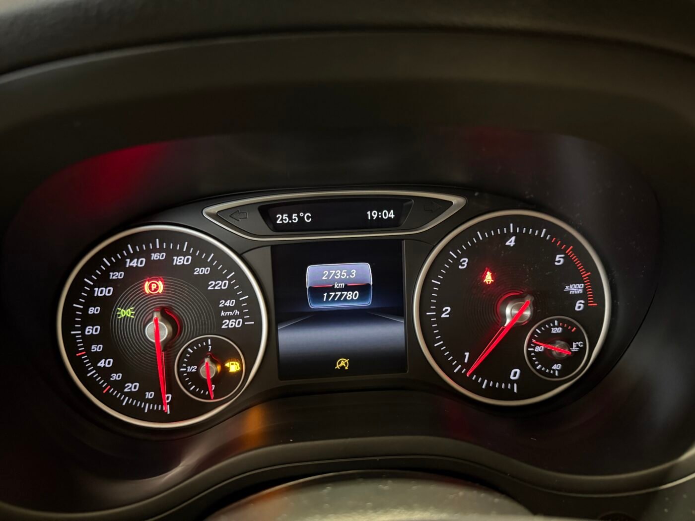 MERCEDES-BENZ Clase B 180d Sport Urban PANORAMA 