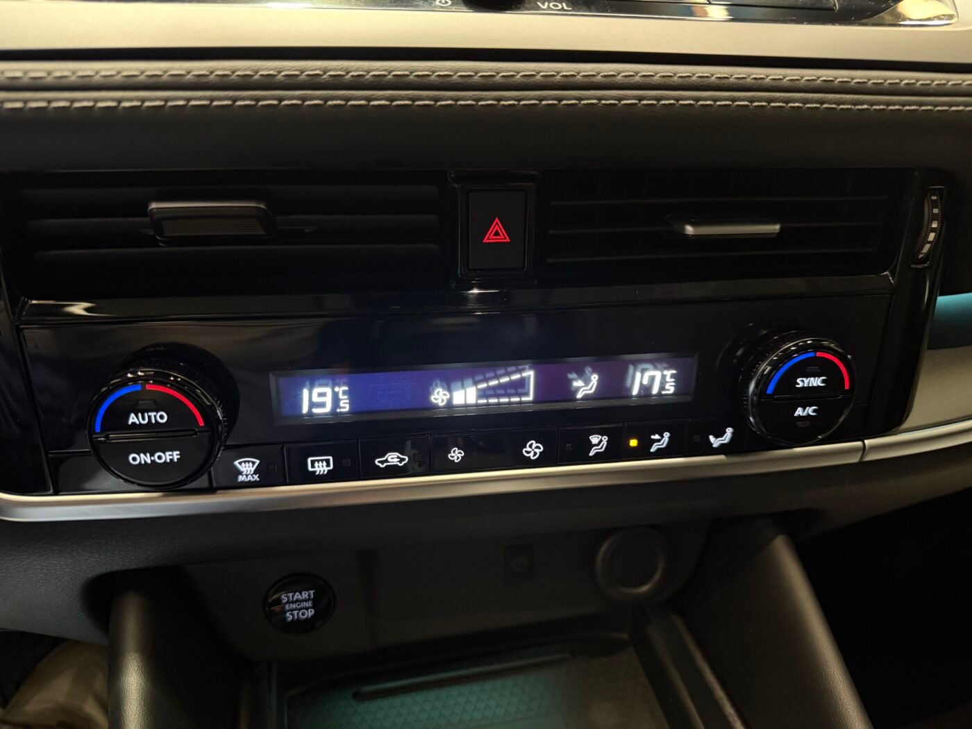 NISSAN QASHQAI DIGT 158CV N Connecta PANORAMA Motot Mercedes con CADENA 